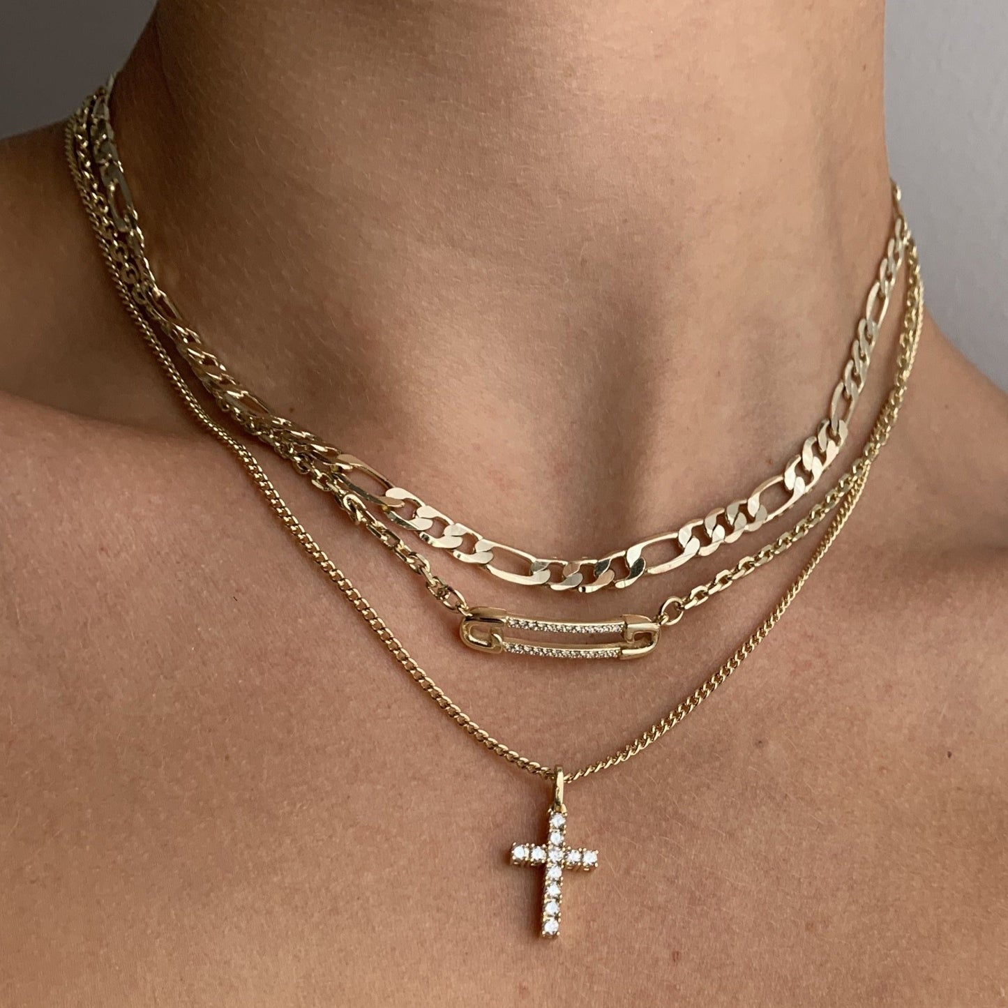 Collares con cruces elegantes - Joyería de colgantes atemporales
