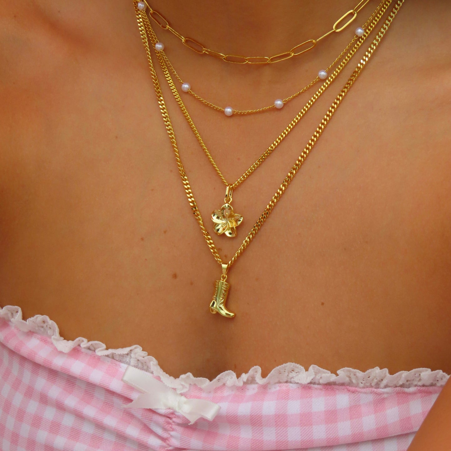 Collar de flor de hibisco